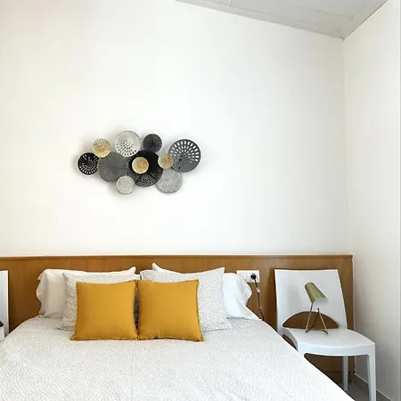 Loft With Terrace In Tossa توسا ذي مار